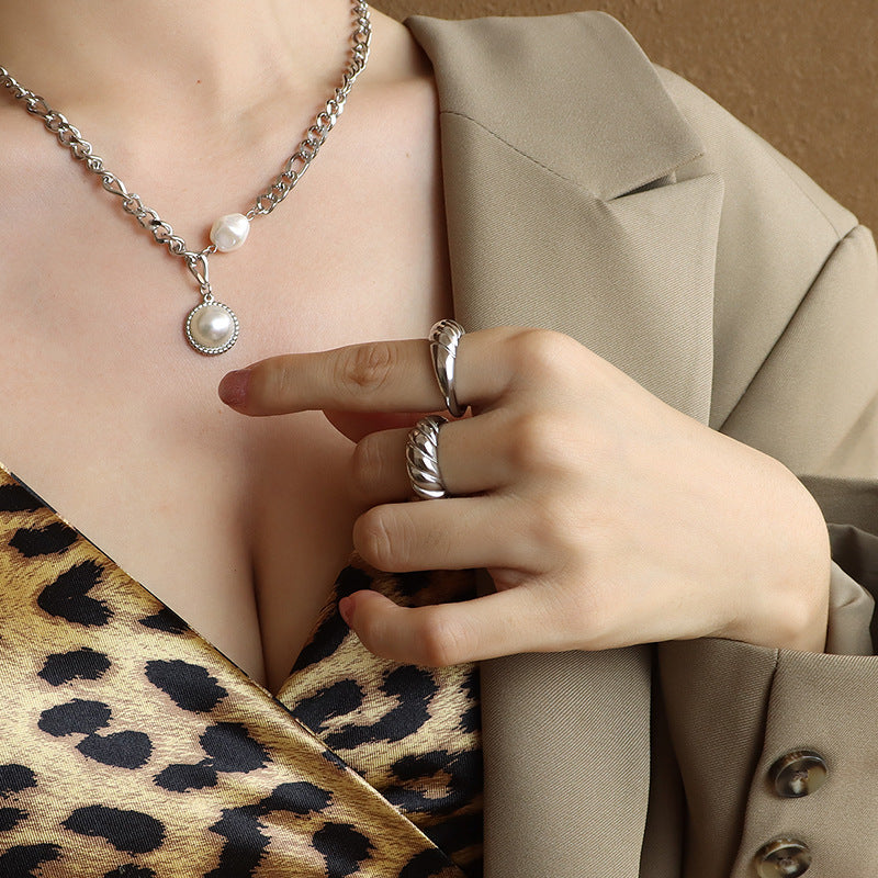 Retro Thread Wave Surface Heavy Industry Ring